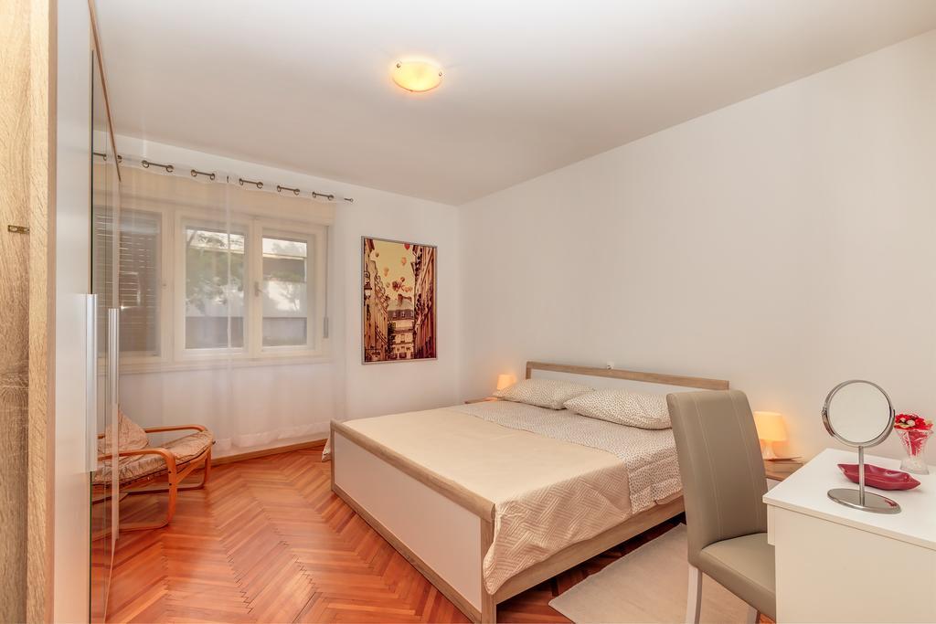 Apartment Barbaresko สปลิท ภายนอก รูปภาพ