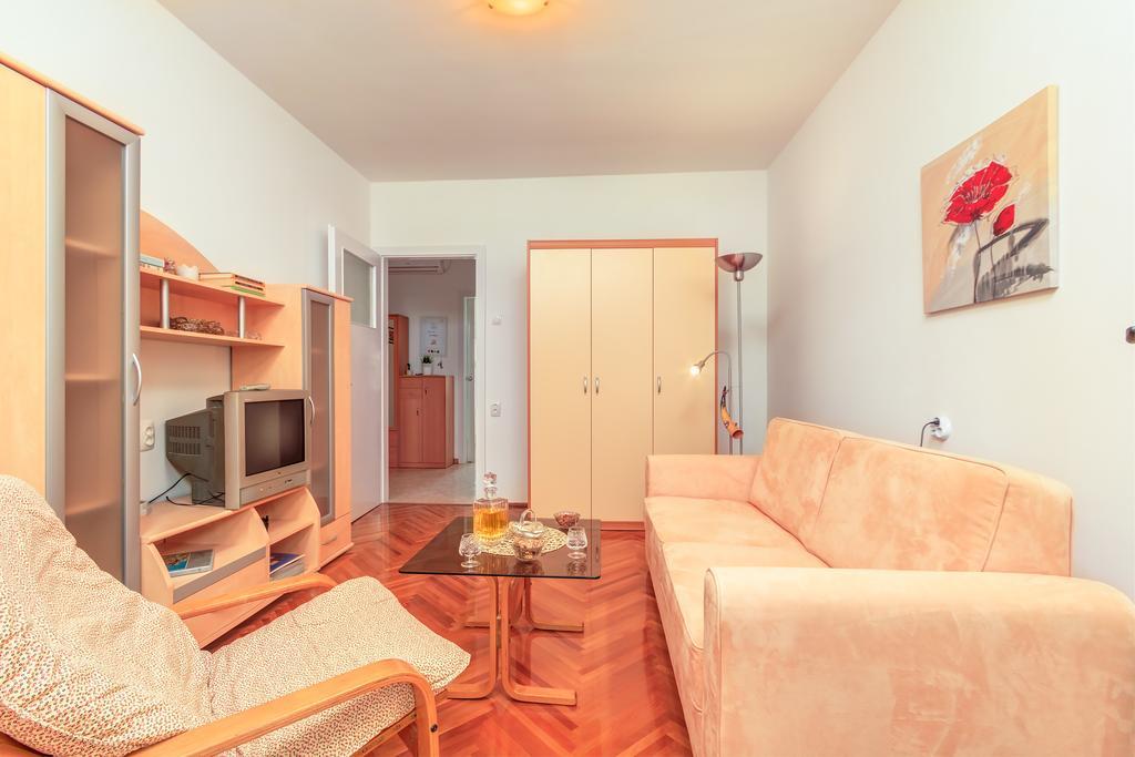 Apartment Barbaresko สปลิท ภายนอก รูปภาพ
