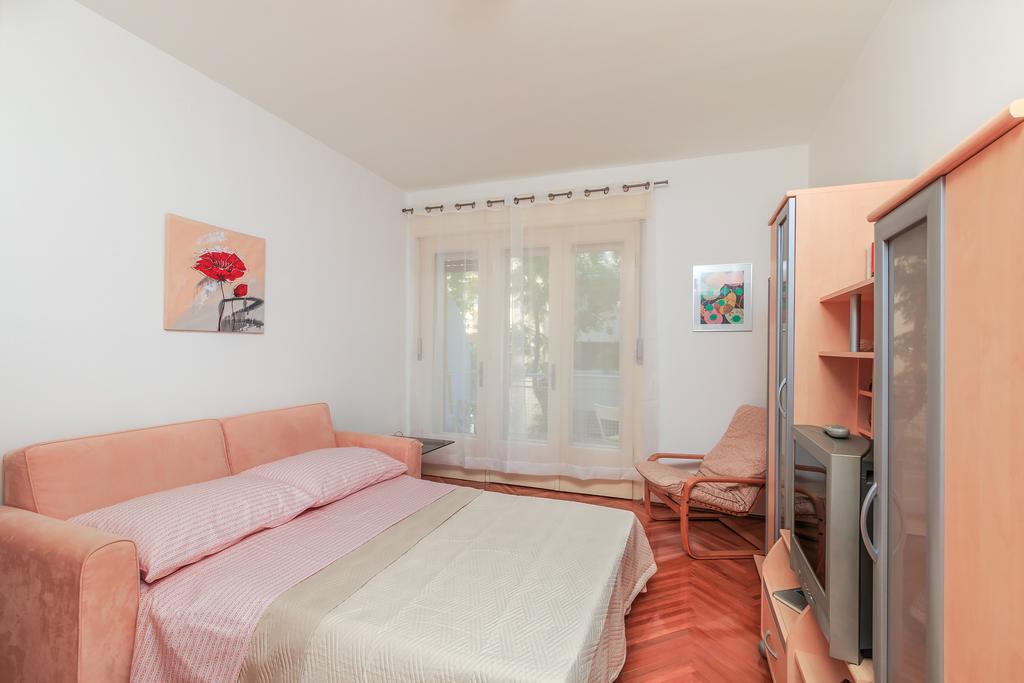 Apartment Barbaresko สปลิท ภายนอก รูปภาพ