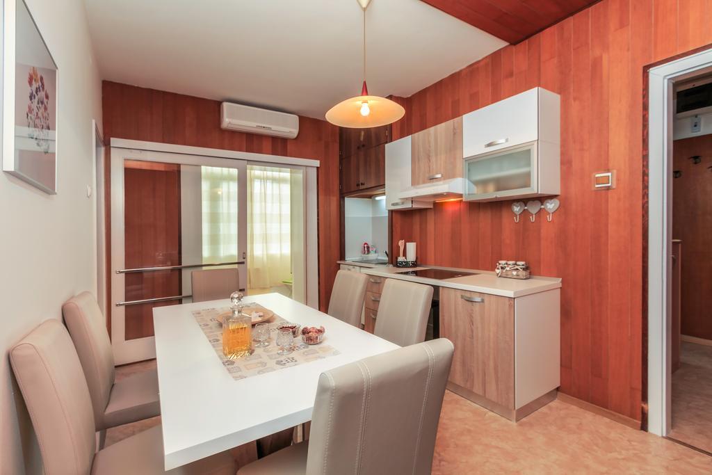Apartment Barbaresko สปลิท ภายนอก รูปภาพ